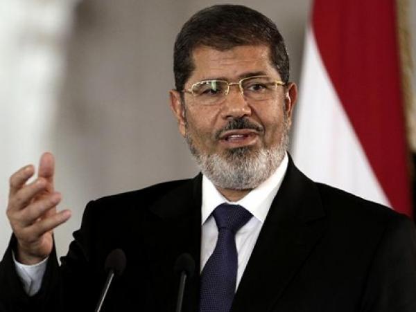 مرسي يصدر قراراً جمهورياً يقضي بانعقاد مجلس الشورى