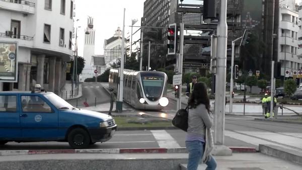 يهم السائقين...هذه مبالغ الغرامات الجديدة التي جاء بها تغيير القانون 52.05 من مدونة السير على الطرق (لائحة التخفيضات)