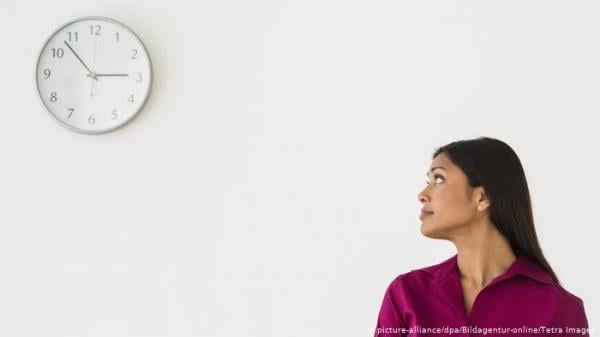 لماذا يشعر الناس بالوقت بشكل مختلف؟