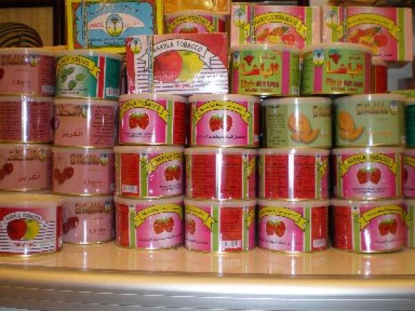 الدار البيضاء.. توقيف سيارة تحمل لوحة ترقيم مزورة و حجز كميات كبيرة من السجائر المهربة و''المعسل''