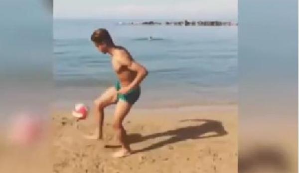 مهارات مستور على الشاطئ