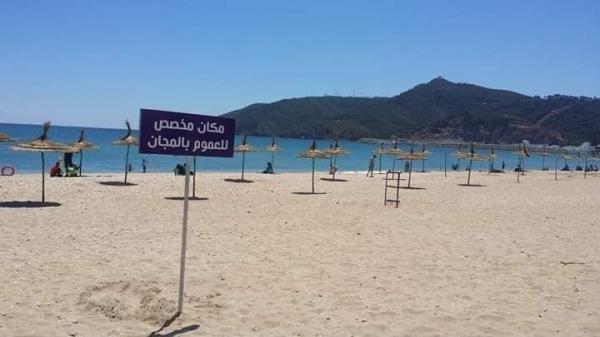 سلطات المضيق الفنيدق تمنع احتلال الشواطئ وتوفر مظلات بالمجان للمصطافين (صور)