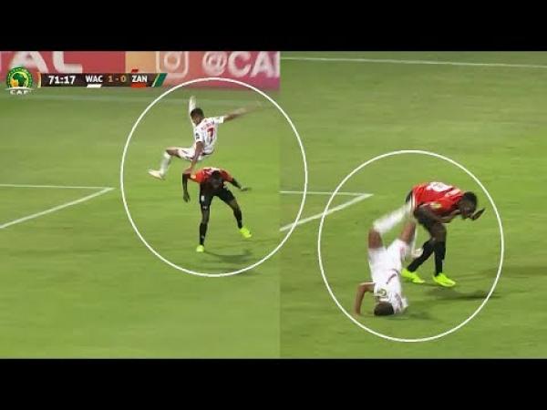 لحظة السقوط الخطير للاعب الوداد محمد أوناجم في مباراة زاناكو الحاسمة