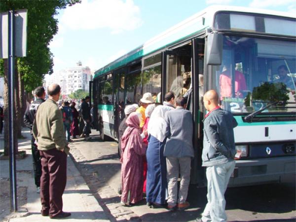 إلى البيضاويين : شركة نقل المدينة تتوعدكم بالغرامة في هذه الحالة ...