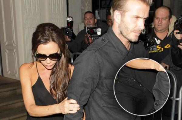 صورة.. زوجة بيكهام تضعه في موقف محرج بعد تبولها في ملابسها 