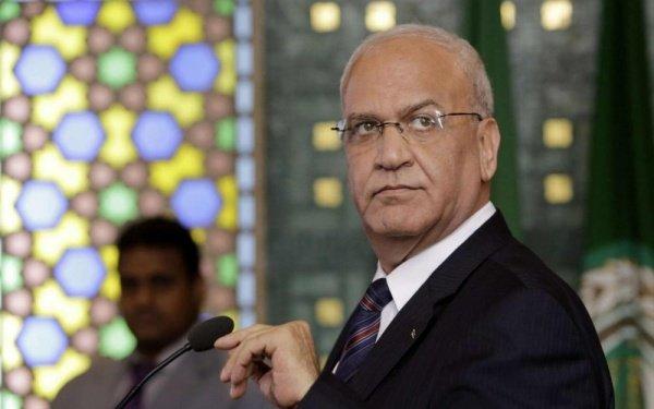 نقل "صائب عريقات" كبير المفاوضين الفلسطينيين إلى مستشفى إسرائيلي بعد تدهور حالته الصحية بسبب " كورونا "