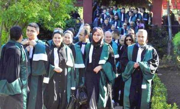 "بونات المازوط" و هواتف محمولة للقضاة