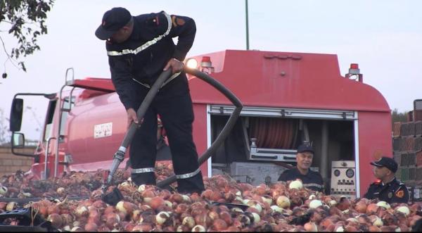 حريق مهول بسوق الجملة ببرشيد يأتي على كمية كبيرة من البصل (فيديو+صور)