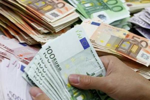 اعتقال مغربي بطنجة المتوسط كان يحاول إدخال مبلغ مالي مهم بالأورو بطريقة سرية