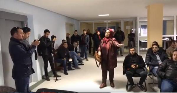 مواطنة بالناظور تصب جام غضبها على مجلس المدينة بسبب مصالح المواطنين المتوقفة