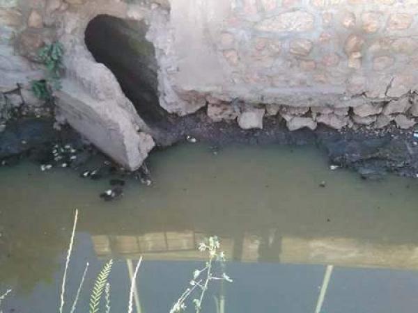 اختلاط الواد الحار بمياه واد لسقي الحقول يتسبب في كارثة بيئية والساكنة تشتكي