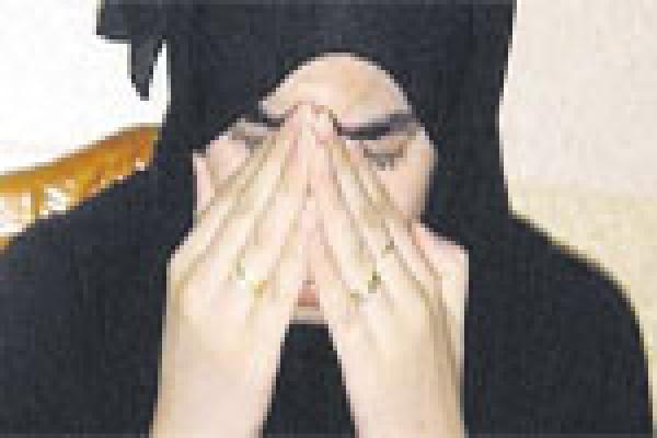 المغربية إلهام التي سقطت من الطابق الثالث بالسعودية هربا من جحيم الدعارة : ليست كل فتاة مغربية سيئة 