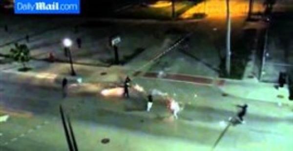 بالفيديو.. مطاردة بين عصابات شيكاغو بالألعاب النارية