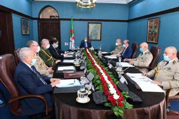 في تصعيد خطير.. جنرالات الجزائر يعقدون أول "مجلس حرب" لتدارس سيناريوهات مواجهة مسلحة مع المغرب
