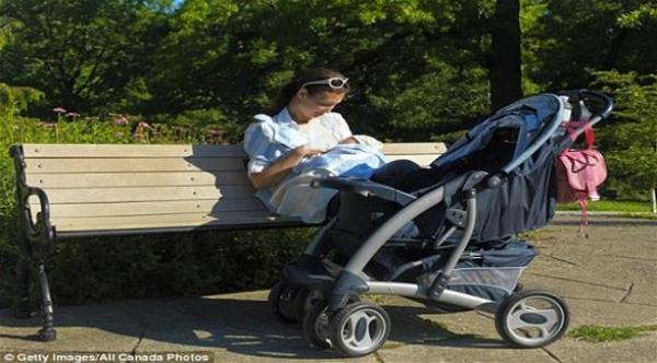 محكمة تمنع أسترالية من إرضاع طفلها لأنها وشمت جسمها ‏