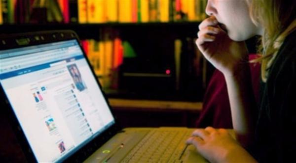 برنامج للحماية من نشر الصور الحميمية والابتزاز على فيس بوك