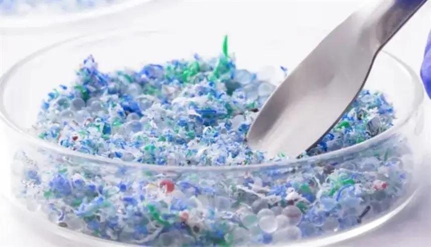 اخترق المستقبل البيئي: بلاستيك يختفي عند الطلب