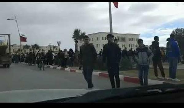 جرسيف : تلاميذ مستمرون في مقاطعة الدراسة وينتفضون ضد التوقيت الجديد