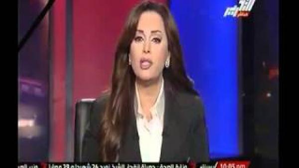 مذيعة تنهار بالبكاء علي الهواء