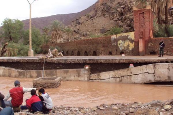 فيضانات طاطا..فتح المراكز التربوية والاجتماعية لإيواء 200 شخص