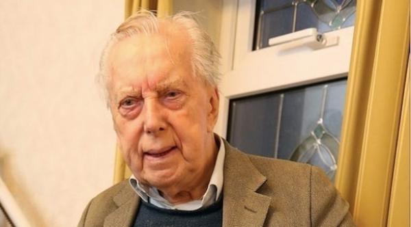 عجوز تسعيني يوقع بلص اقتحم منزله ليلاً بشجاعة