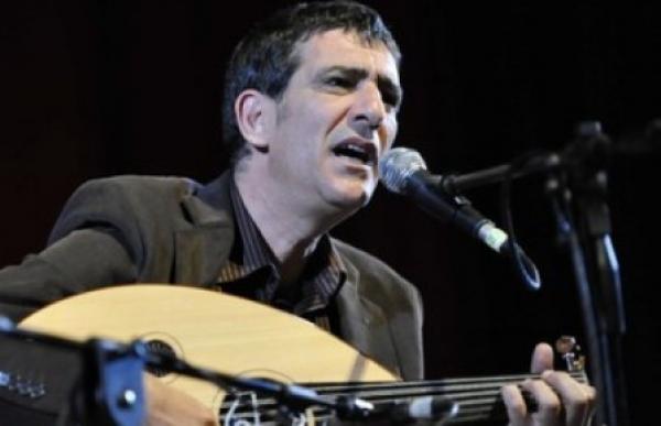 الفنَّـان نعمـان الحلو : فنَّانون مغاربة يُغنون في سهرات خاصة عند جنرالات جزائريين