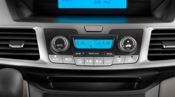 مكيف هواء السيارة يُزيد استهلاك الوقود ويضر بالصحة