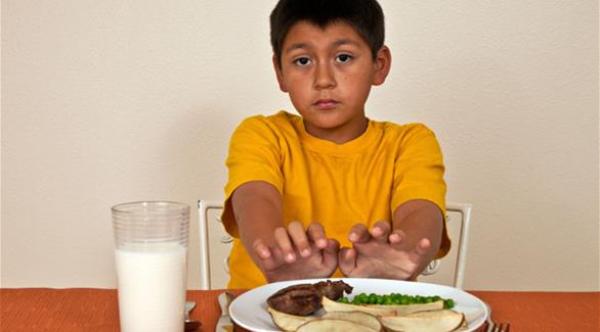 لماذا يتقيأ الطفل دون وجود مرض لديه؟