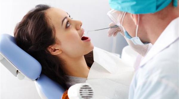 التهابات اللثة تزيد مخاطر الوفاة بسبب أمراض الكلى