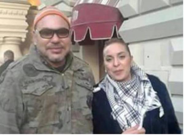 أول صورة .. الملك يتجول في الساحة الحمراء بروسيا بدون بروتوكول