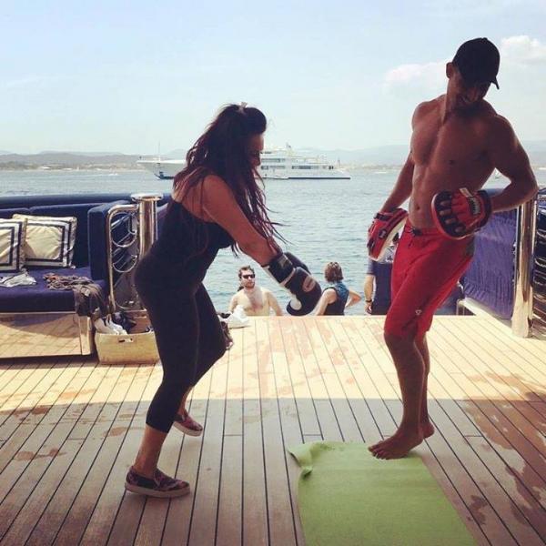 بالفيديو : مغربي يقف خلف نجاحات النجمة الامريكية "ماريا كاري" و " أخبارنا" تنفرد بأول حوار صحفي معه