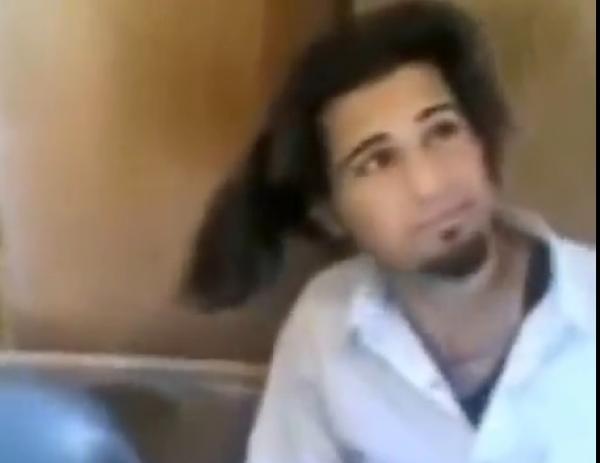 بالفيديو.. تعذيب شاب على يد الشرطة الإيرانية لطول شعره