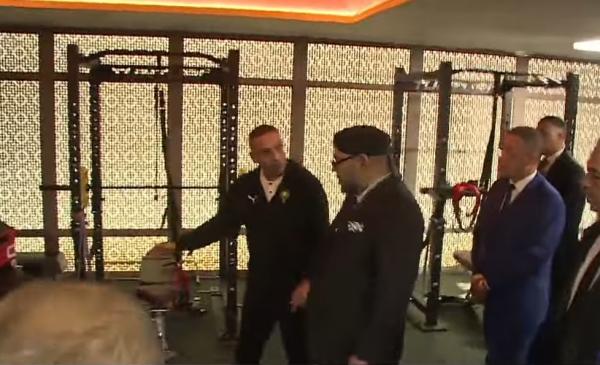 الملك محمد السادس يدشن بسلا "مركب محمد السادس لكرة القدم"