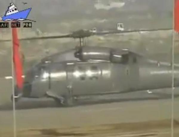 فيديو.. الملك محمد السادس وهو يهبط من مروحية عسكرية في مشهد نادر