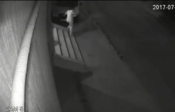 مراكش: شفار خطف طابليت لبنت من بين يديها جالسة فباب دارهم بالمحاميد