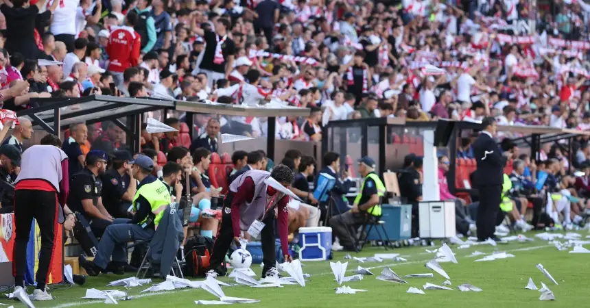 مهزلة في الدوري الإسباني.. إلغاء مباراة رايو فاييكانو وأتلتيك بيلباو بسبب فوضى غير مسبوقة