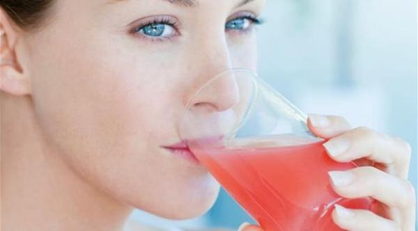 كيف تحمي أسنانك من أضرار المشروبات السكرية؟