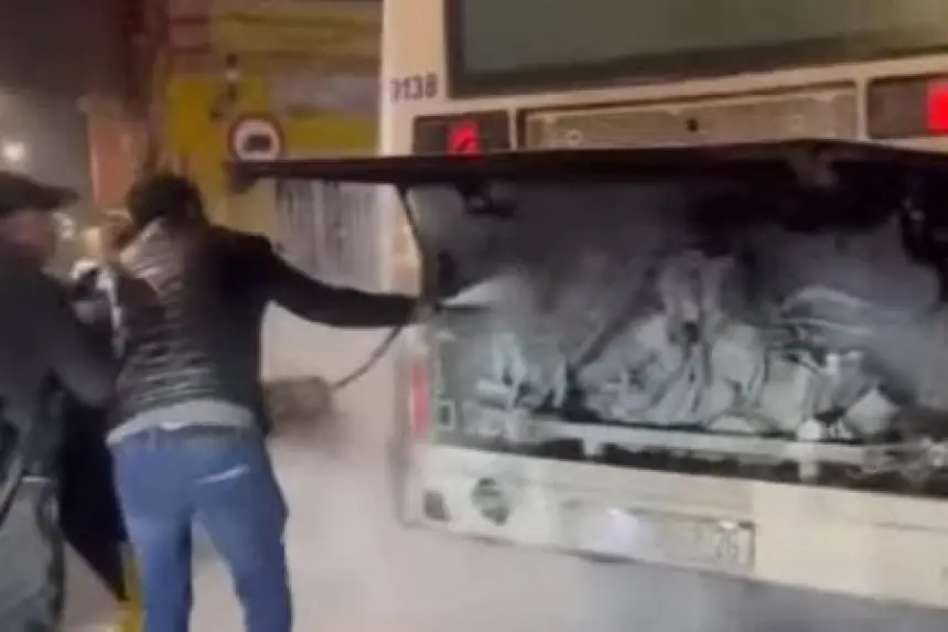 حريق في إحدى حافلات النقل الحضري بمراكش وحقوقيون ينددون بالوضعية "الكارثية" لهذا المرفق