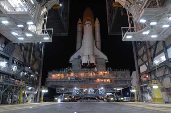 مغربي ب \"ناسا\" يشرف على عملية هبوط اضطراري محتملة للمكوك الفضائي ديسكوفري