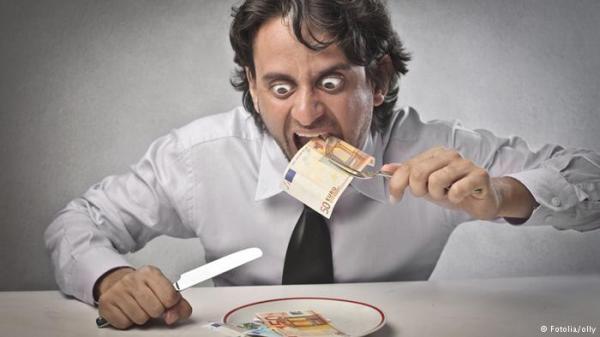 ثروة هؤلاء الثمانية تعادل ما يملكه نصف البشرية