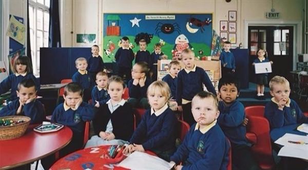 آلام الظهر تهاجم الأطفال في سن المدرسة