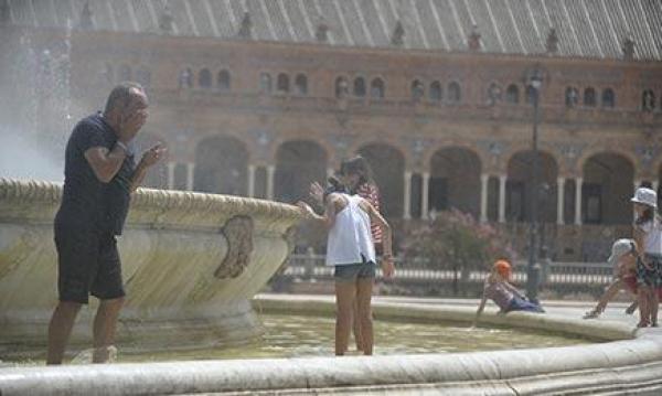 موجة الحر الأوروبية.. إغلاق مفاعلات نووية والسراويل القصيرة لجنود الجيش