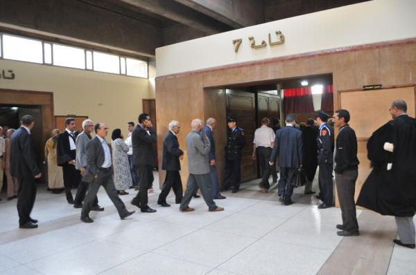 إنطلاق محاكمة الزفزافي ورفاقه وغياب أحد المعتقلين لمتابعته العلاج النفسي