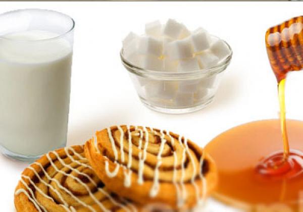 تناول الحليب مع السكريات يقي من تسوس الأسنان