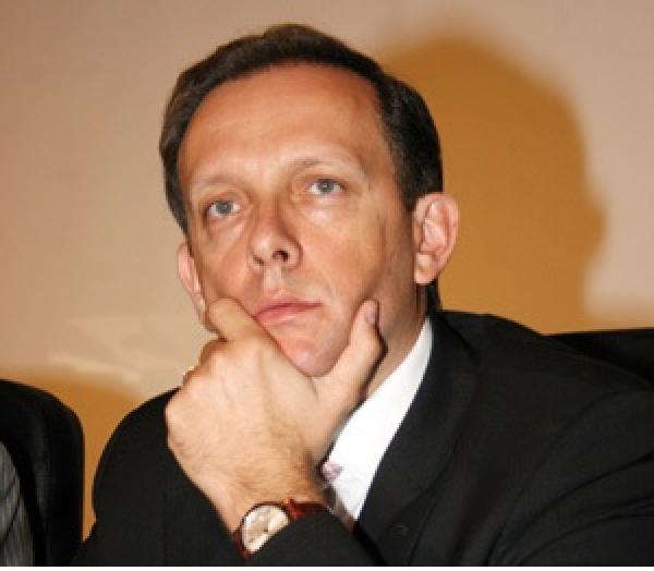 إعفاء  فردريك ديبور المدير العام لشركة "إينوي"