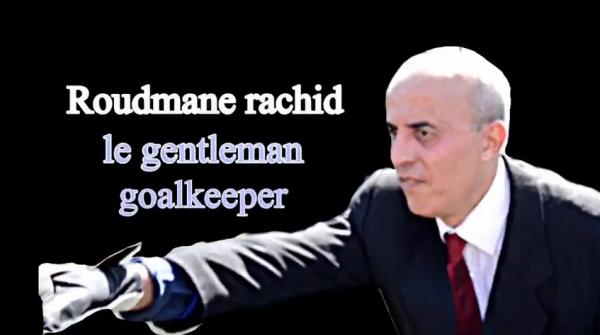 شاهد اول حارس مرمى في العالم يلعب مباريات بالكوستيم وهو مغربي