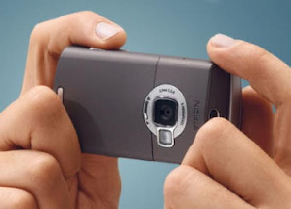 اعتقال شاب ابتز عشيقته السابقة مقابل عدم نشر صورها الفاضحة على الانترنيت