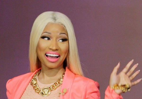 النجمة المثيرة نيكي ميناج تلغي حفلها بالسعودية..تعرف على السبب!