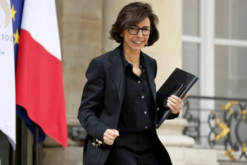 اتهامات بالفساد تلاحق وزيرة الثقافة الفرنسية رشيدة داتي