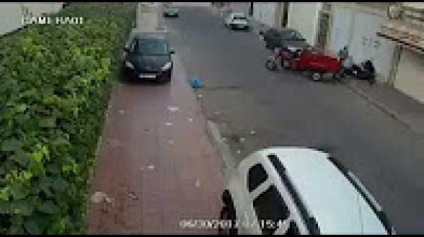 محاولة سرقة دراجة نارية من نوع TMAX بالدارالبيضاء و النهاية طريفة